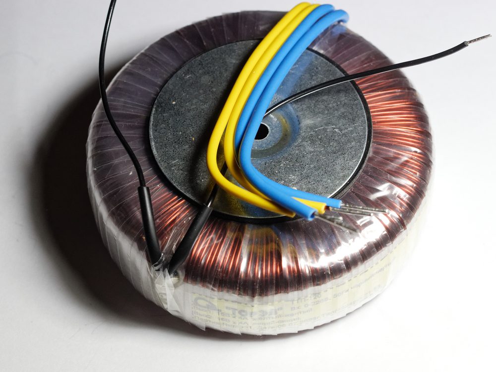 Núcleo toroidal, la forma típica de un transformador de corriente